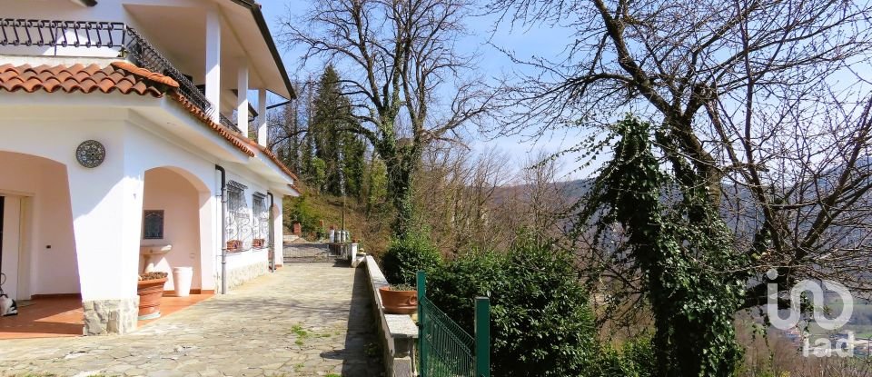 Villa 11 locali di 391 m² in Nucetto (12070)