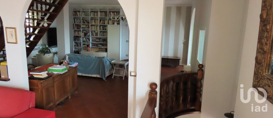 Farm 11 rooms of 391 m² in Nucetto (12070)