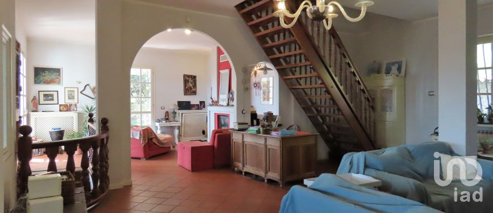Farm 11 rooms of 391 m² in Nucetto (12070)