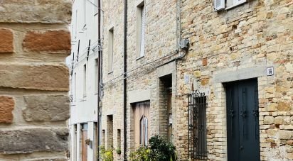 Casa indipendente / Villa 9 locali di 180 m² in Santa Vittoria in Matenano (63854)