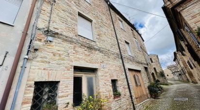 Casa indipendente / Villa 9 locali di 180 m² in Santa Vittoria in Matenano (63854)