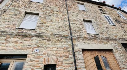 Casa indipendente / Villa 9 locali di 180 m² in Santa Vittoria in Matenano (63854)