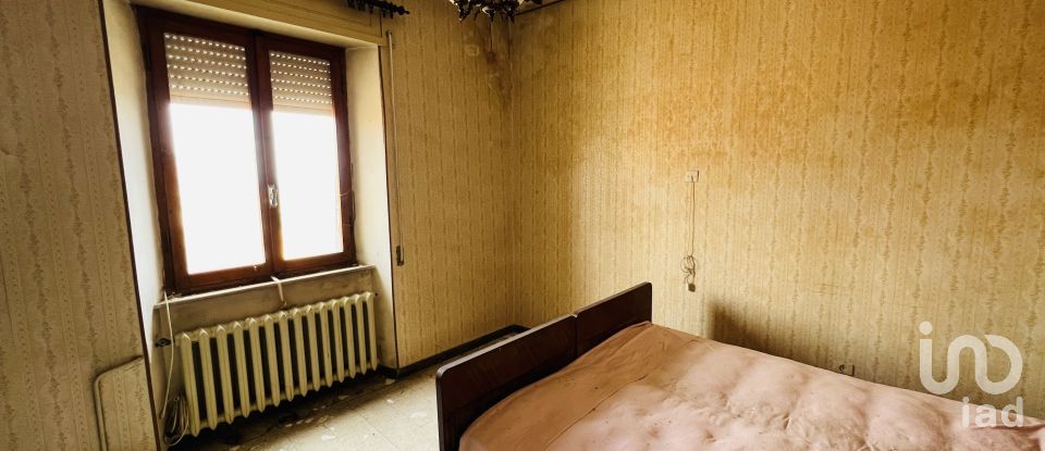 Casa indipendente / Villa 9 locali di 180 m² in Santa Vittoria in Matenano (63854)