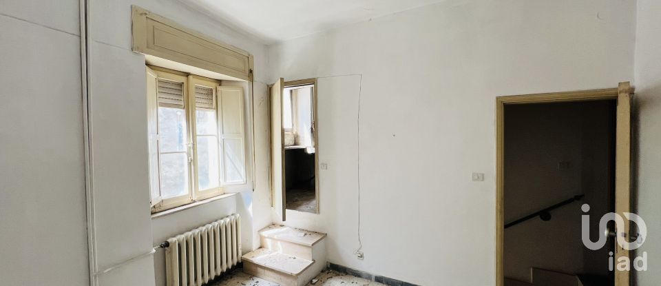 Casa indipendente / Villa 9 locali di 180 m² in Santa Vittoria in Matenano (63854)