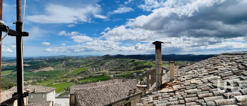 Casa indipendente / Villa 9 locali di 180 m² in Santa Vittoria in Matenano (63854)