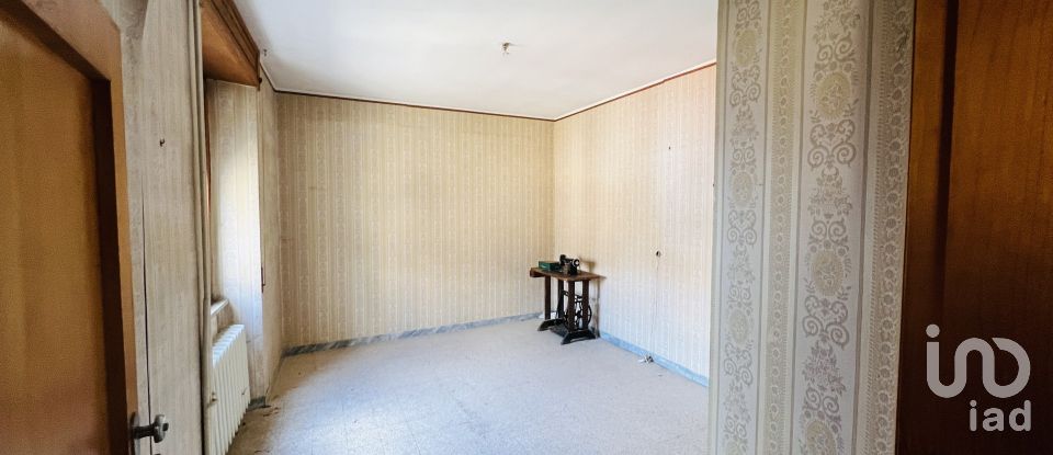 Casa indipendente / Villa 9 locali di 180 m² in Santa Vittoria in Matenano (63854)