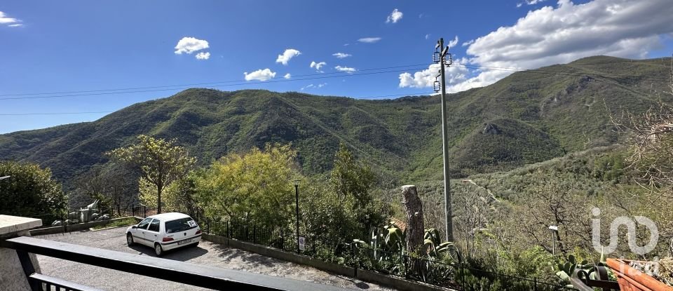 Bilocale di 40 m² a Balestrino (17020)