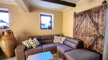 Casa indipendente / Villa 6 locali di 191 m² in Vado Ligure (17047)