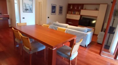 Appartamento 7 locali di 120 m² a Arenzano (16011)