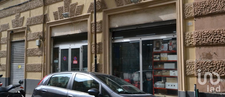 Negozio / locale commerciale di 328 m² in Genova (16151)