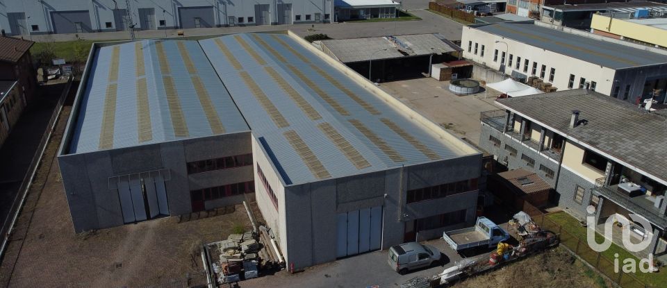 Warehouse of 300 m² in Malnate (21046)
