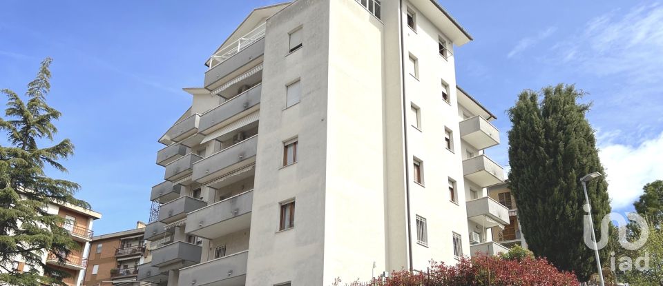 Appartamento 7 locali di 110 m² a Macerata (62100)