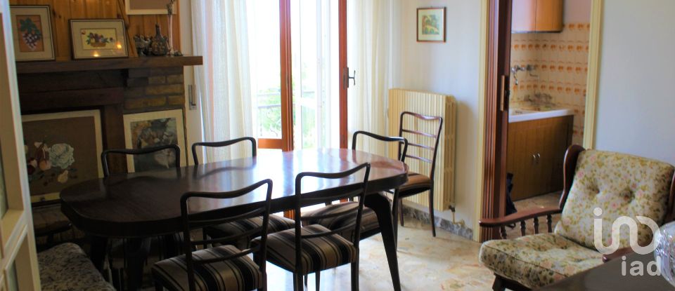 Casa indipendente 5 locali di 146 m² in Loro Piceno (62020)