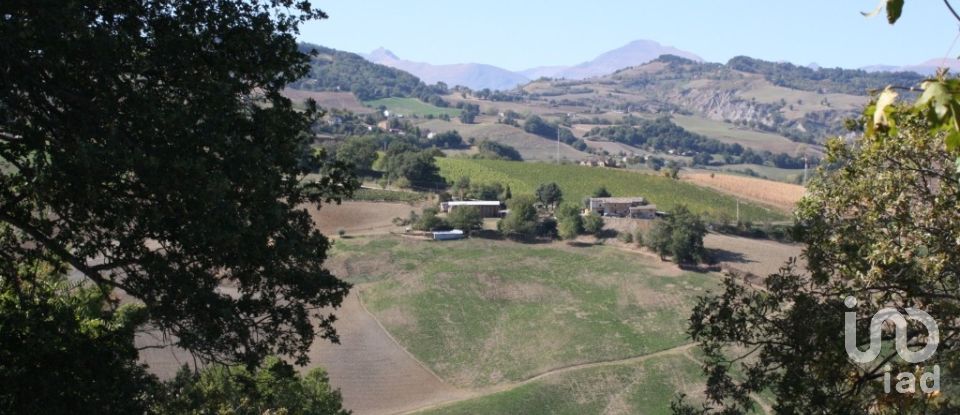 Rustico 11 locali di 430 m² in Rotella (63071)