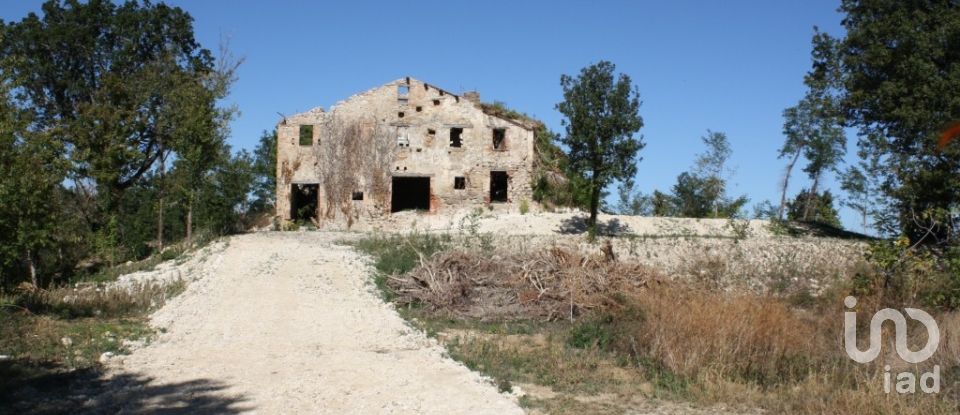 Rustico 11 locali di 430 m² in Rotella (63071)