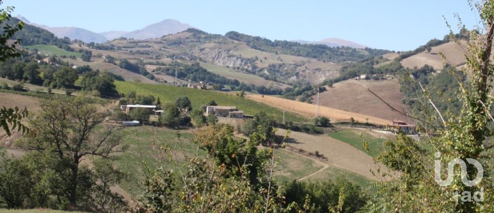 Rustico 11 locali di 430 m² in Rotella (63071)