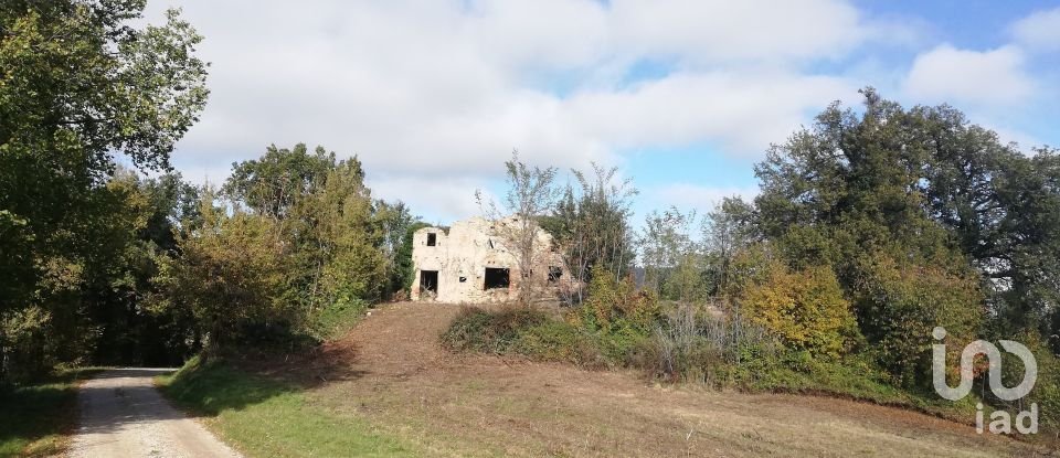 Rustico 11 locali di 430 m² in Rotella (63071)