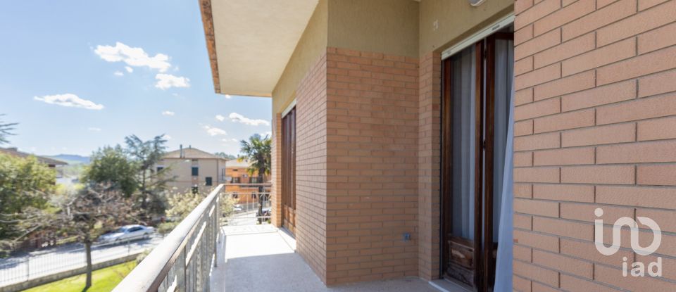 Appartamento 9 locali di 195 m² a Porto San Giorgio (63822)