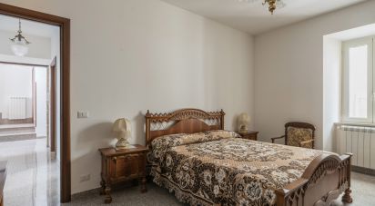 Appartamento 0 locali di 177 m² a Sezze (04018)