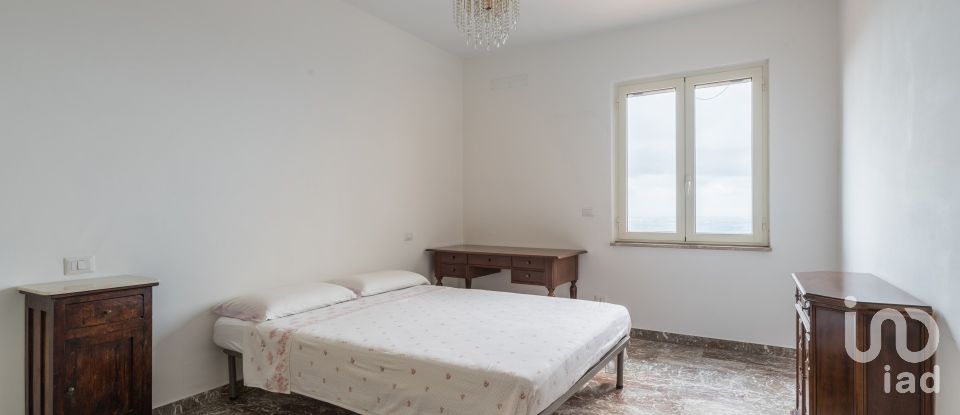Appartamento 0 locali di 177 m² a Sezze (04018)