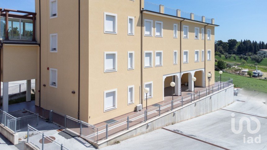 Costruzione di 3.885 m² in Osimo (60027)