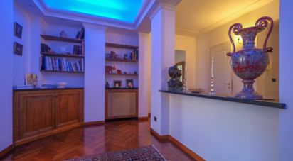 Appartamento 9 locali di 202 m² a Genova (16129)