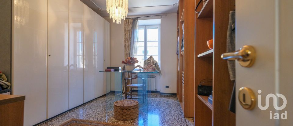 Apartment 9 rooms of 202 m² in Genova (16129)
