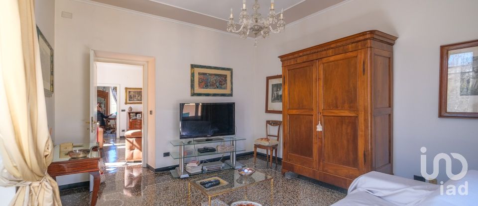 Apartment 9 rooms of 202 m² in Genova (16129)