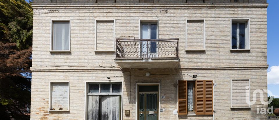 Town house 5 rooms of 211 m² in Montefiore dell'Aso (63062)