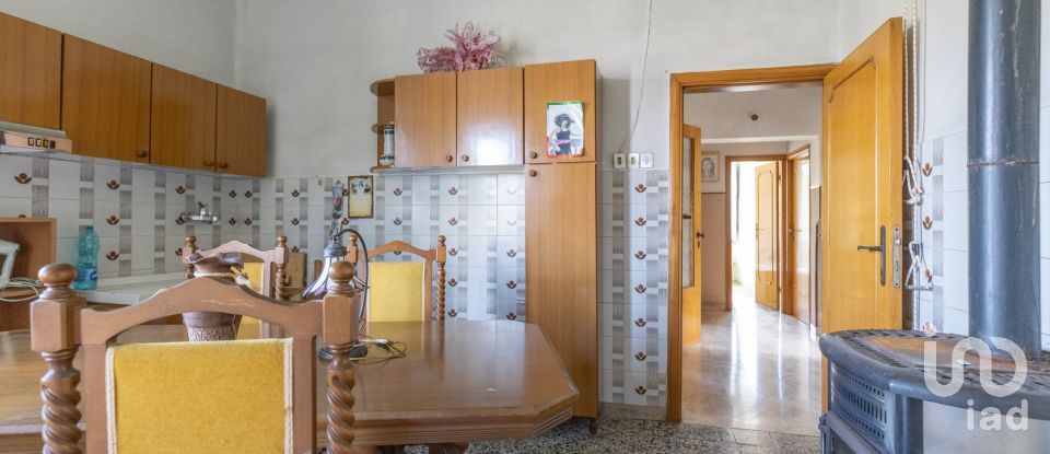 Casa indipendente 5 locali di 211 m² in Montefiore dell'Aso (63062)