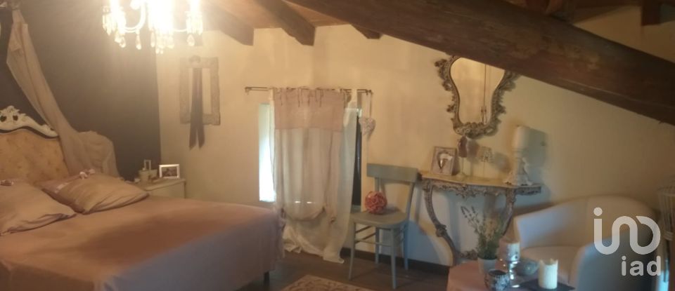 Town house 6 rooms of 150 m² in Gropparello (29025)