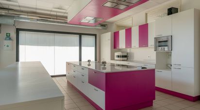 Negozio / locale commerciale di 201 m² in Cantù (22063)