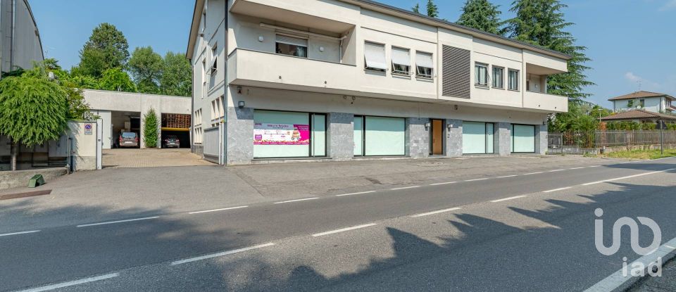Shop / premises commercial of 201 m² in Cantù (22063)