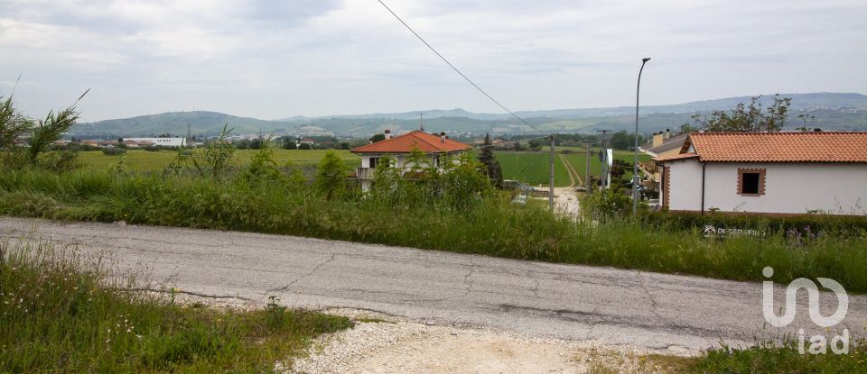 Terreno di 15.000 m² in Roseto degli Abruzzi (64026)