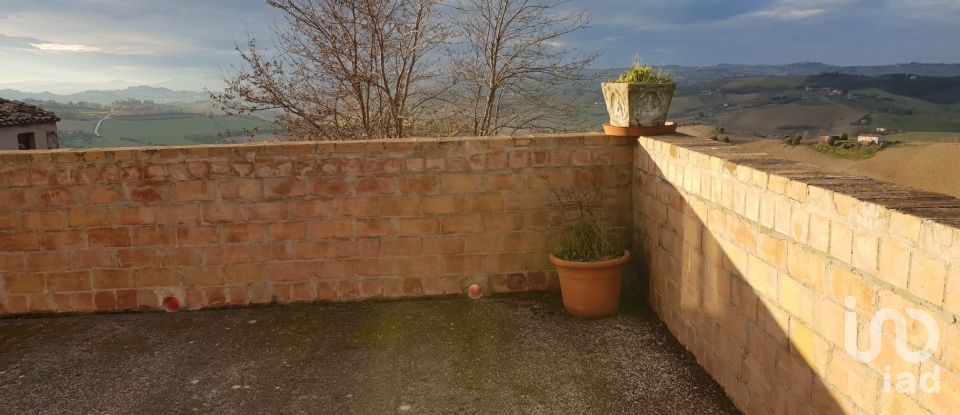 Casa indipendente / Villa 13 locali di 180 m² in Ponzano di Fermo (63845)