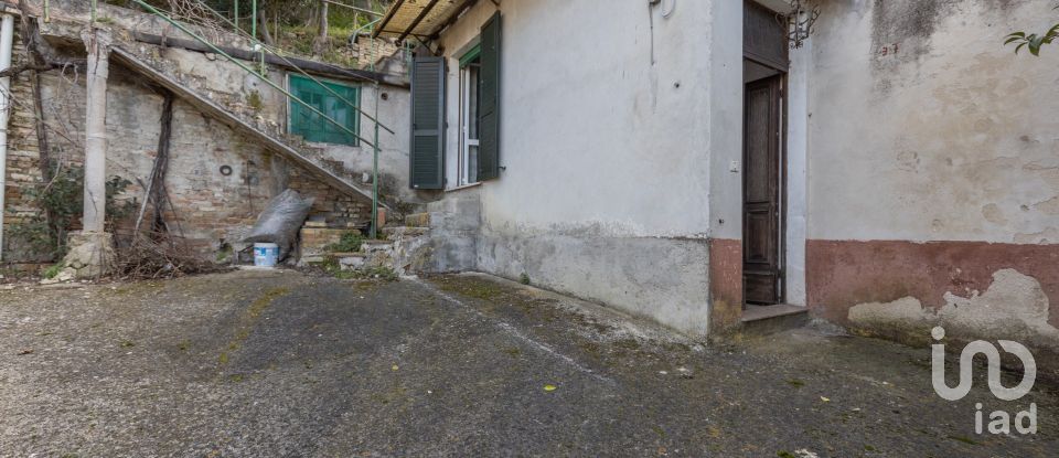 Abitazione 6 locali di 90 m² in Pollenza (62010)
