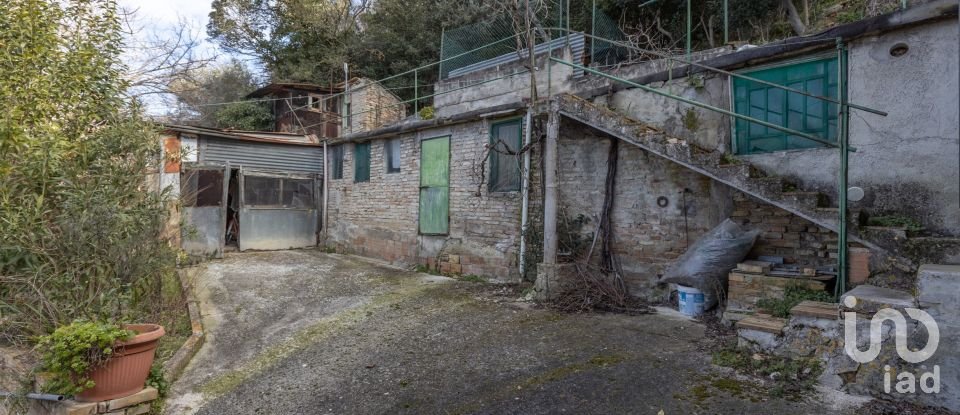 Abitazione 6 locali di 90 m² in Pollenza (62010)