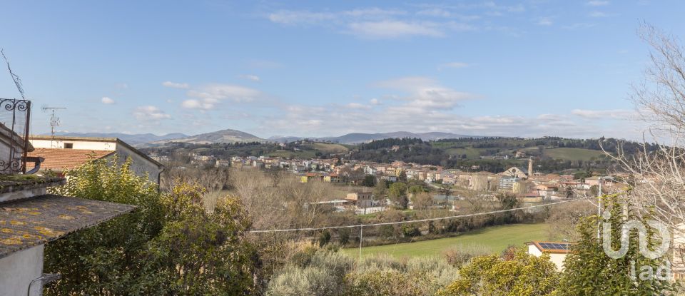Abitazione 6 locali di 90 m² in Pollenza (62010)