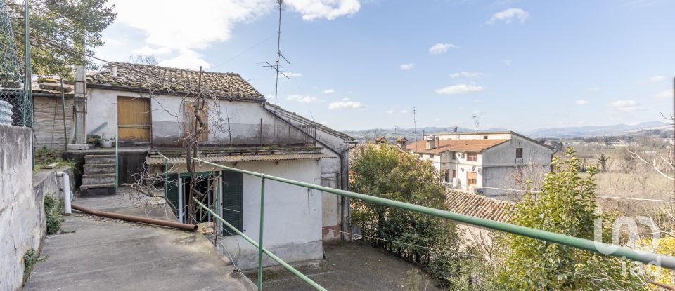 Abitazione 6 locali di 90 m² in Pollenza (62010)