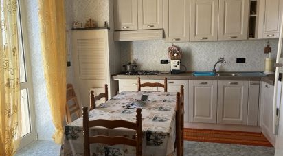 Casa indipendente 9 locali di 300 m² in Cisternino (72014)