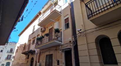Town house 4 rooms of 130 sq m in Partinico (90047)