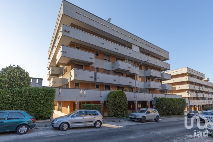Appartamento 0 locali di 104 m² a Fermo (63900)