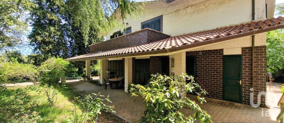 Casale 12 locali di 435 m² in Recanati (62019)