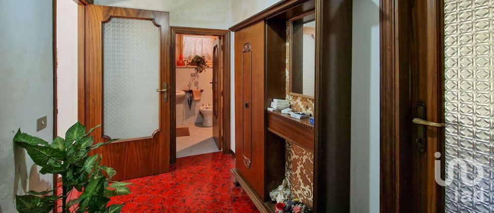 Casale 12 locali di 435 m² in Recanati (62019)