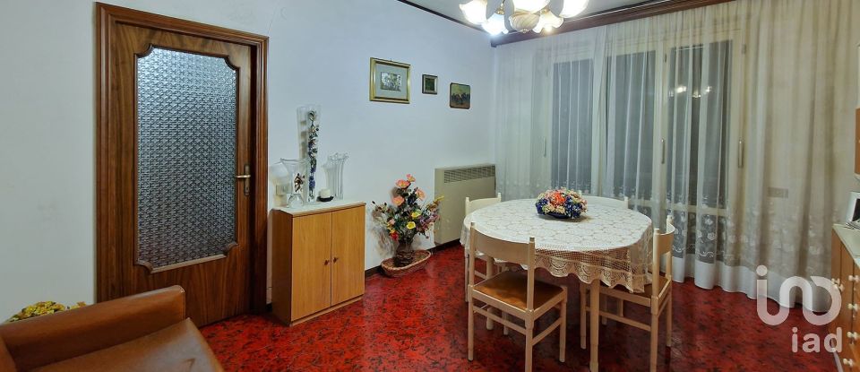 Casale 12 locali di 435 m² in Recanati (62019)