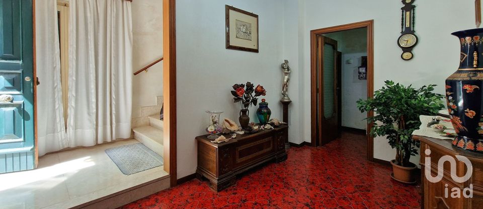 Casale 12 locali di 435 m² in Recanati (62019)