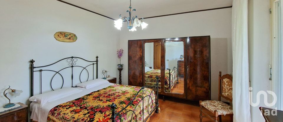 Casale 12 locali di 435 m² in Recanati (62019)