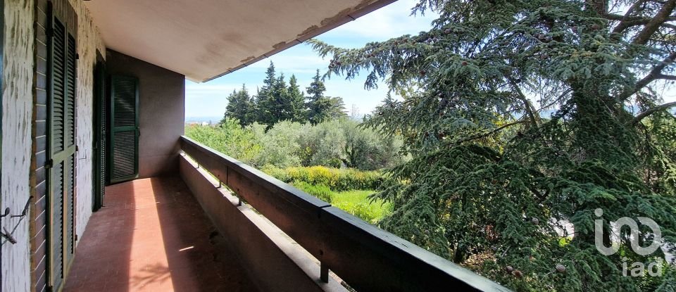 Casale 12 locali di 435 m² in Recanati (62019)