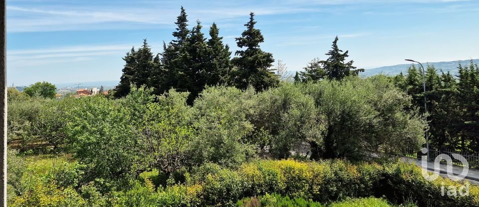 Casale 12 locali di 435 m² in Recanati (62019)