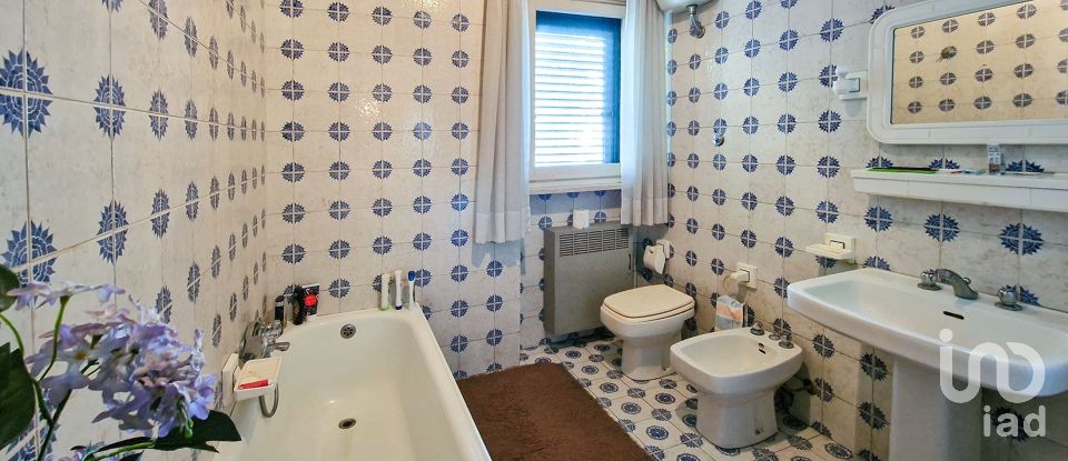 Casale 12 locali di 435 m² in Recanati (62019)